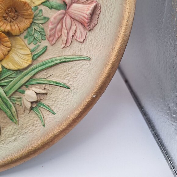 VINTAGE 1950'S BOSSONS ENGLAND HAND PAINTED CHALKWARE WALL PLATE 3D DAFFODILS - Picture 9 of 11